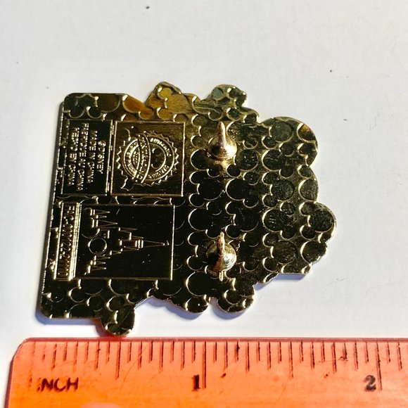 Walt Disney World 50th Year Anniversary Pin Mickey Minnie Mouse Castle NWT Ltd - Picture 8 of 8